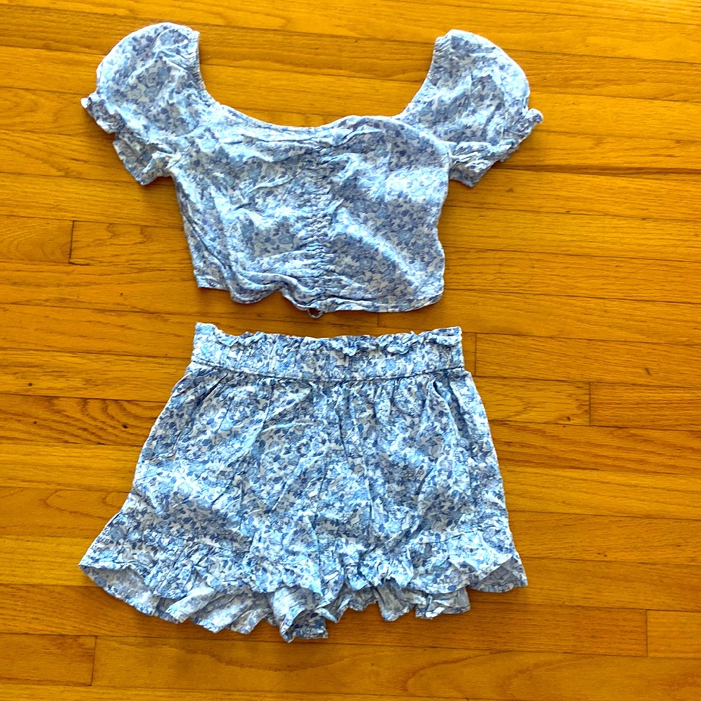 Two piece short and crop top